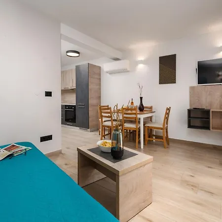 Grota Apartment *