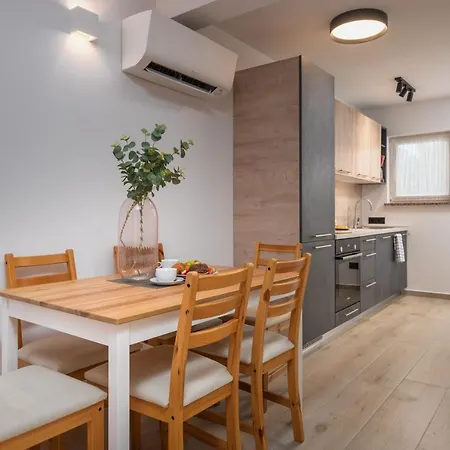 Grota Apartment *